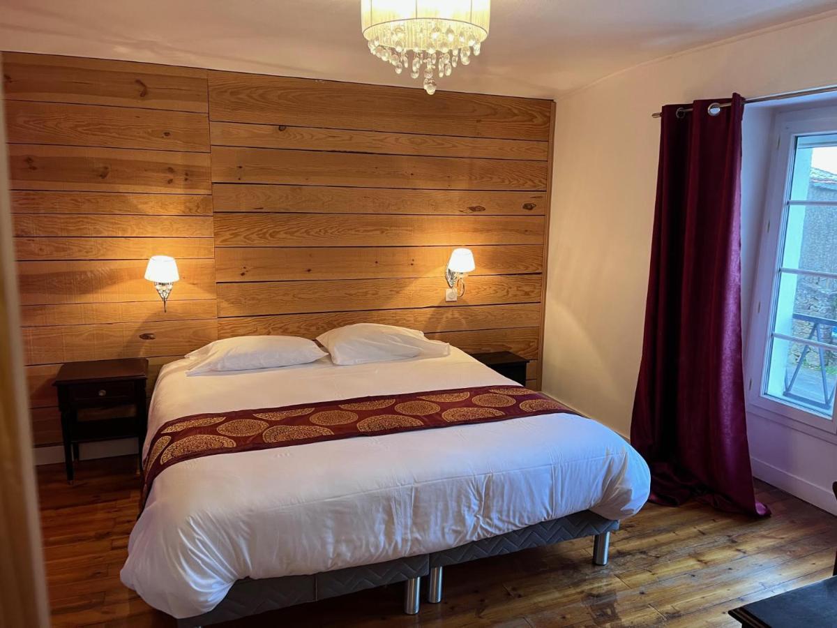 L'Hostellerie De Sevremont Saint-Michel-Mont-Mercure Exteriér fotografie